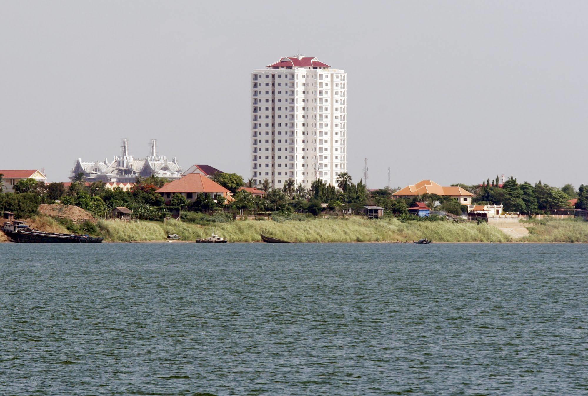 Mekong View Tower Hotel Пном Пен Екстериор снимка